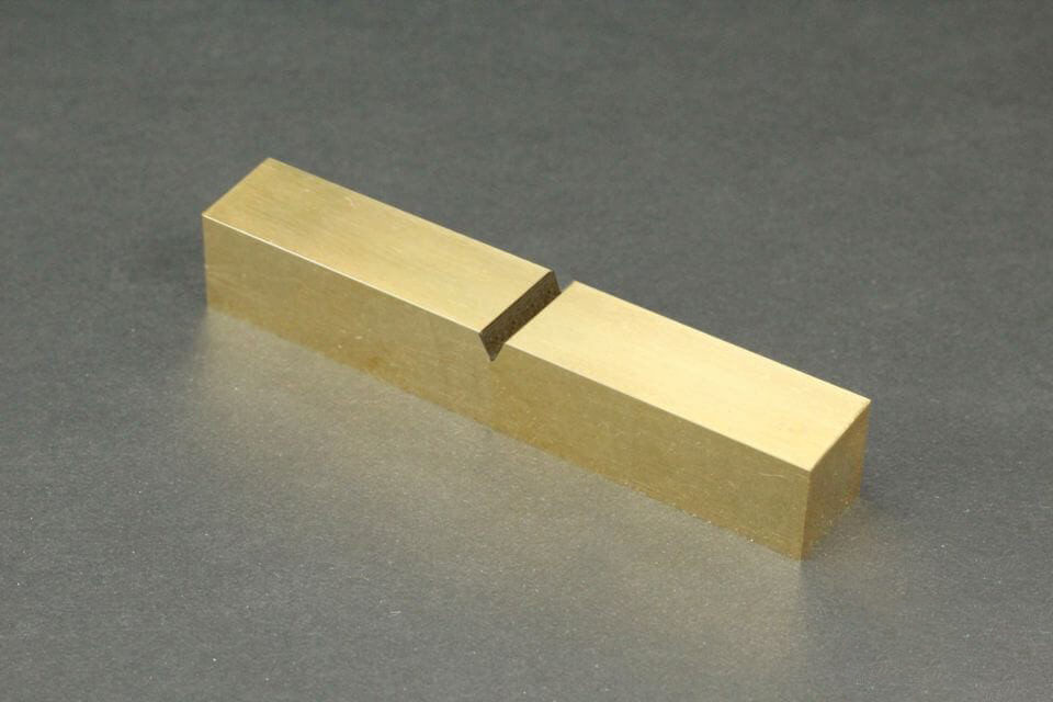 JIS Z2242 金属材料夏比冲击试验方法 V型缺口夏比冲击试验试样C2801铜.jpg